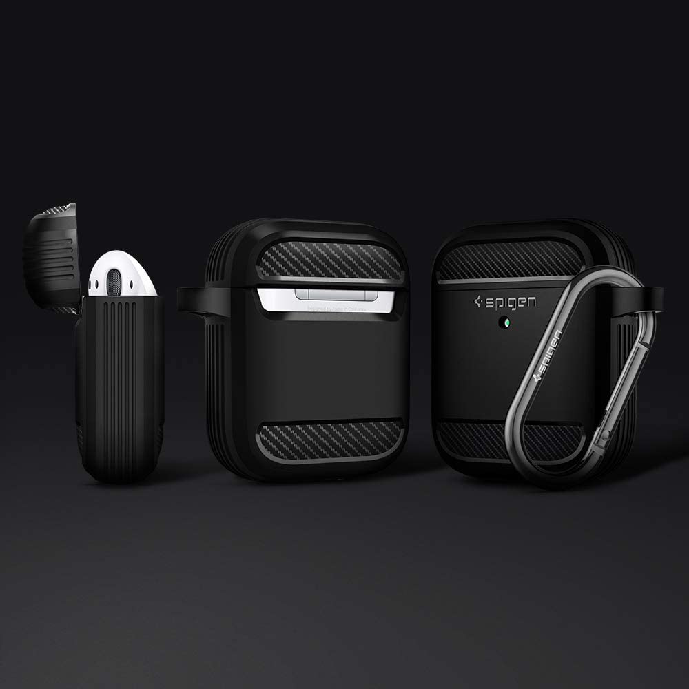Gepanzertes Gehäuse von Spigen aus der Rugged Armor-Serie für Apple AirPods, schwarz.